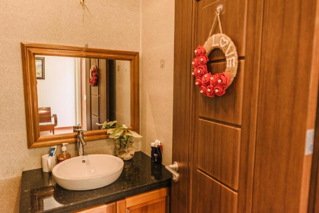 Chi Homestay #4 Hue Bagian luar foto